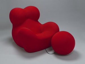Up 5 Lounge Chair with Up 6 Ottoman Gaetano Pesce, 1969 Polyurethane foam covered in stretch fabric, 40 x 44 x 45 in; ottoman diameter 23 " Museum of Modern Art, New York © 2016 Gaetano Pesce